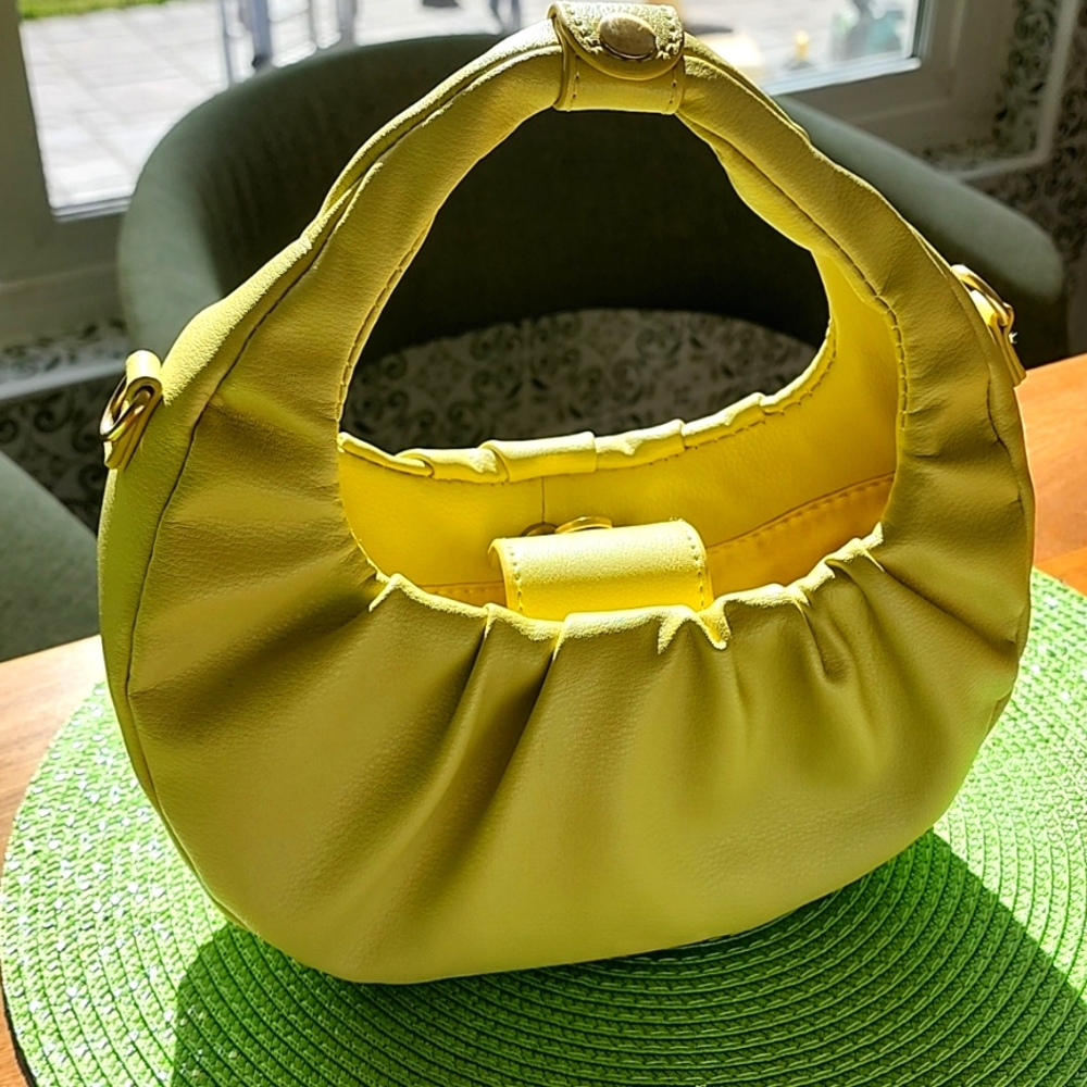 Cutest yellow handbag from etsy